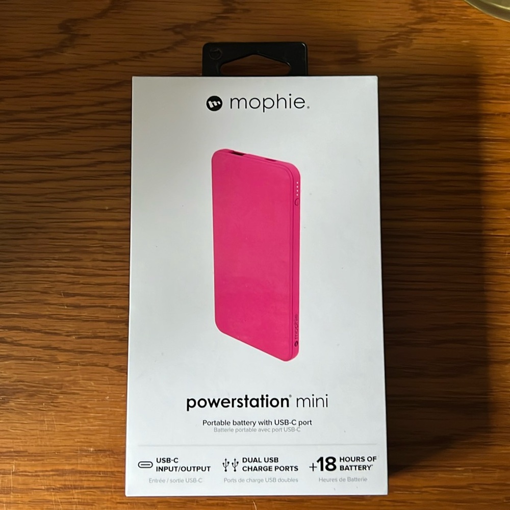Mophie powerstation mini portable battery with USB-C port NEW